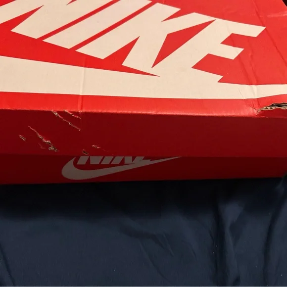 Nike Air Max White and Pink with Black Accents - Picture 6 of 6